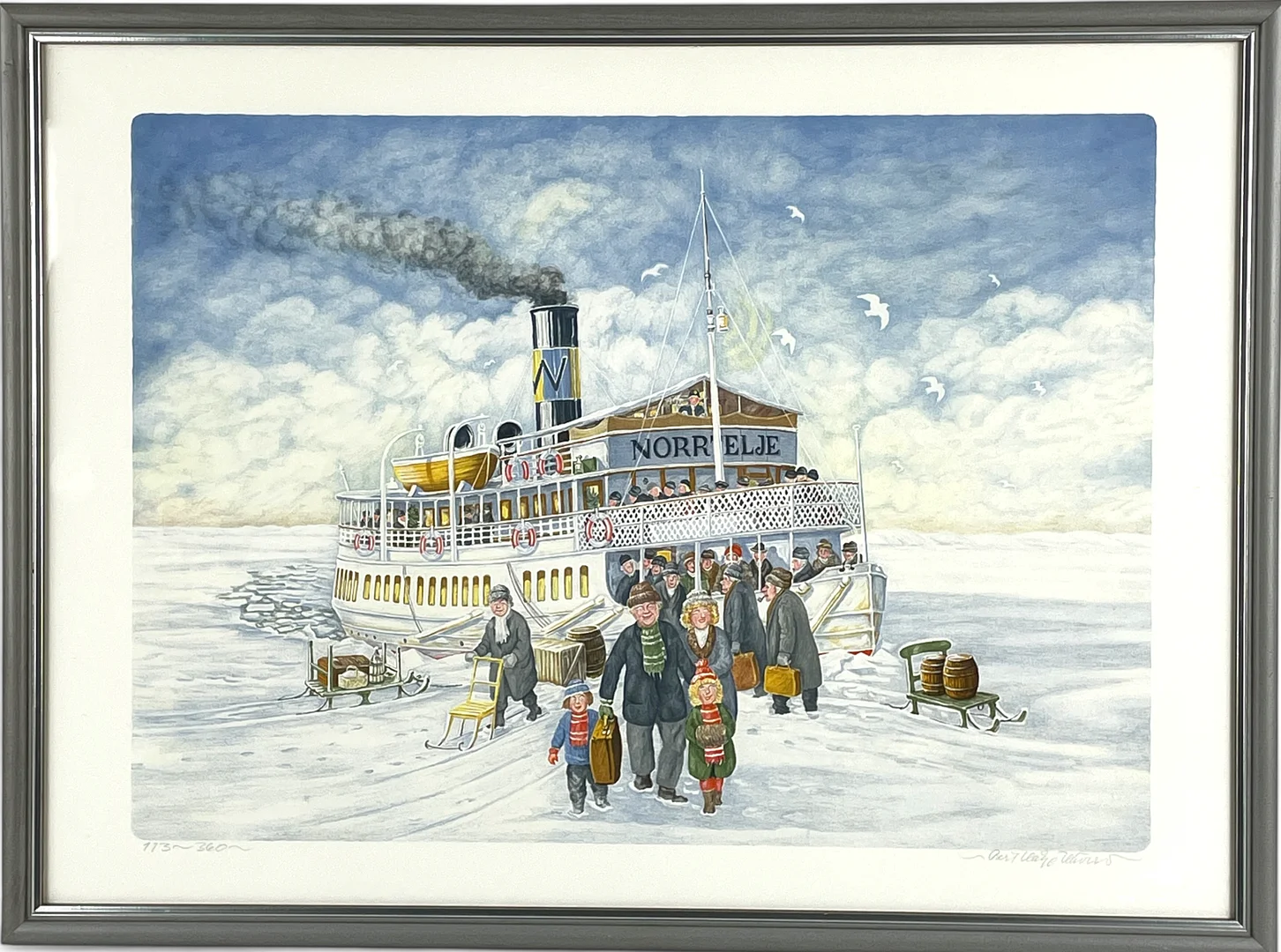 BERT HÅGE HÄVERÖ. Färglitografi, Waxholmsbåten Norrtelje på vintertur, signerad samt numrerad 113/360. — Engravings & Prints — Roslagens Auktionsverk