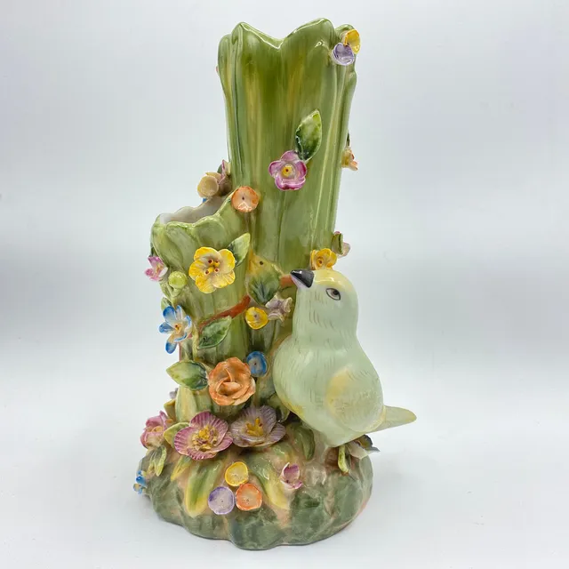 PORZELLAN VASE.