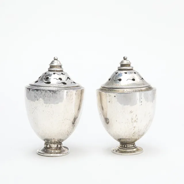 GEORG JENSEN. Salt & pepparkar, silver, Köpenhamn,Danmark.