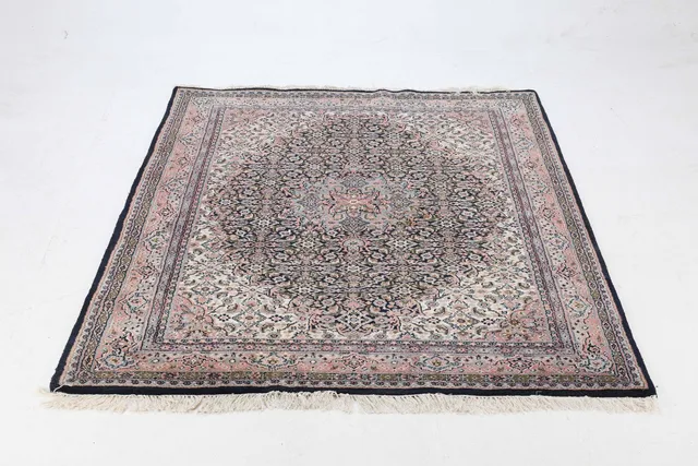 Oriental rug 237 x 169 cm