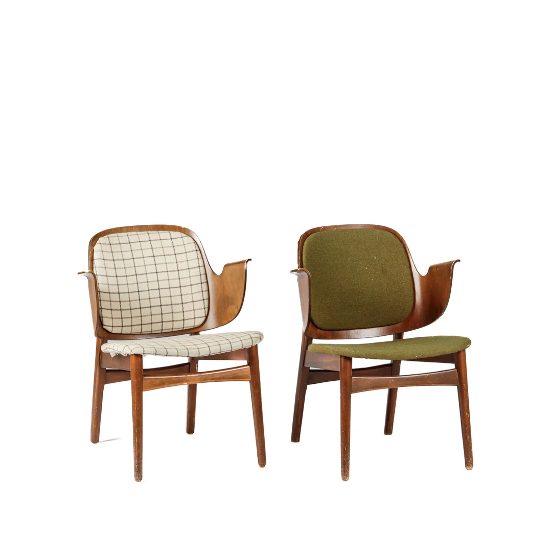 Hans Olsen. Two armchairs model 107 (2) — Furniture/Lounge chairs — Lauritz