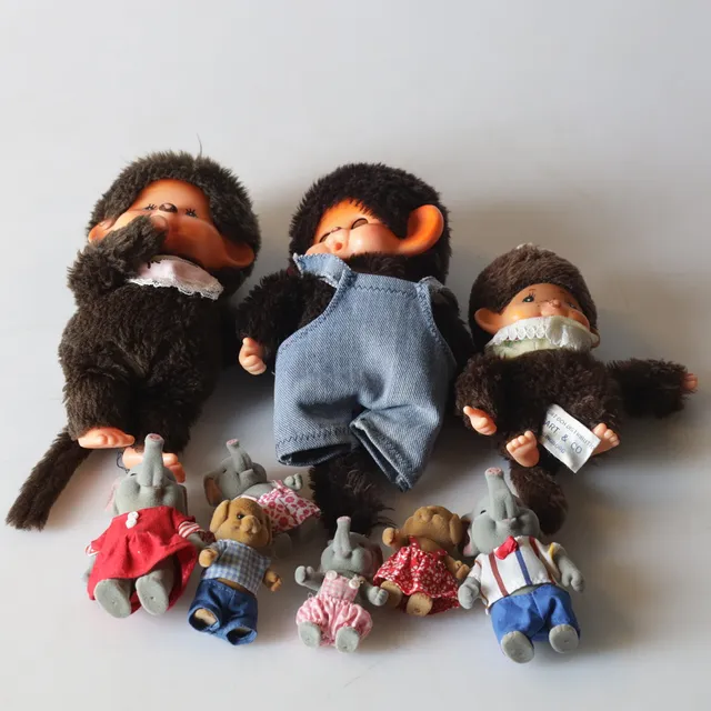 DOCKOR, 9 st plast & textil, bl.a. Monchhichi, 1900-tal.