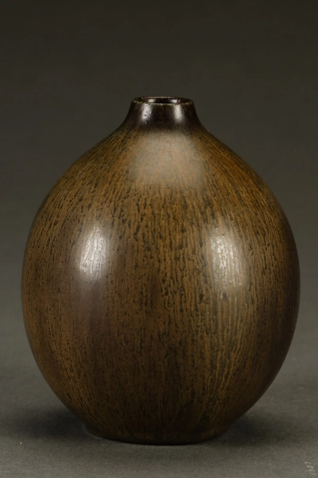 Eva Stæhr-Nielsen. Saxbo. Vase i stentøj — Glass, porcelain and ceramics/Vases, bowls, dishes — Lauritz