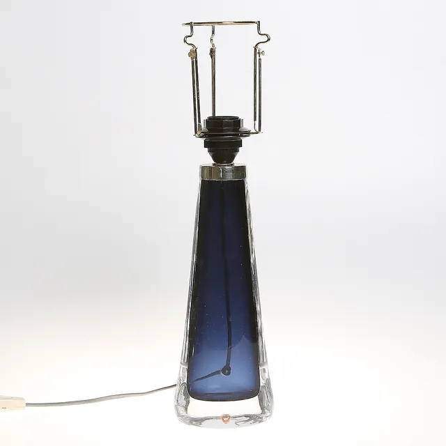 CARL FAGERLUND. Bordslampa, glas, RD 1566, Orrefors. 1900-talets mitt.