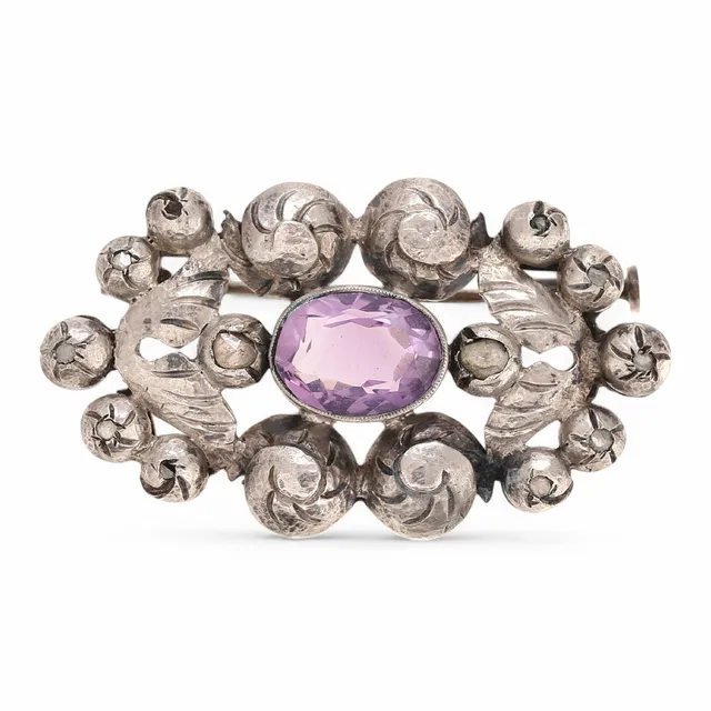 Diamonds and amethyst brooch, first third of the 20th Century.