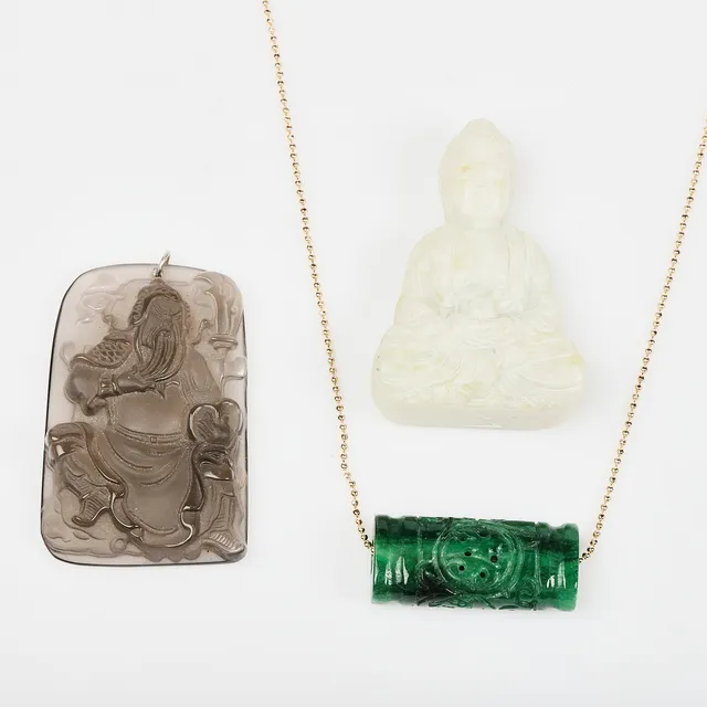 HÄNGEN SAMT MINIATYRSKULPTUR, 3 delar, bl. a. jade.
