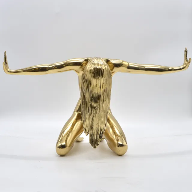 ROBBI JONES (1961). "VIVIAN", KNIENDER DAMENAKT, SKULPTUR, MESSING (POLIERT), GELBGOLDENER PATINA, UM 2000, SIGNIERT.