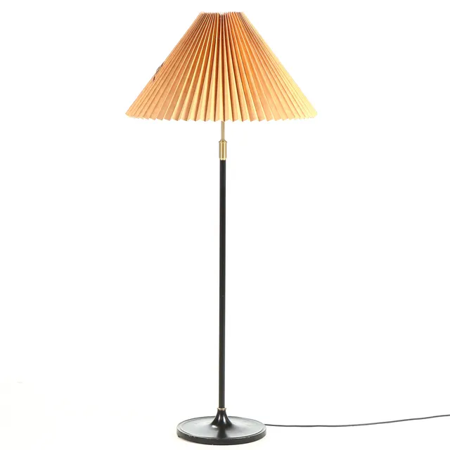 Aage Petersen for Le Klint: Floor lamp model 339