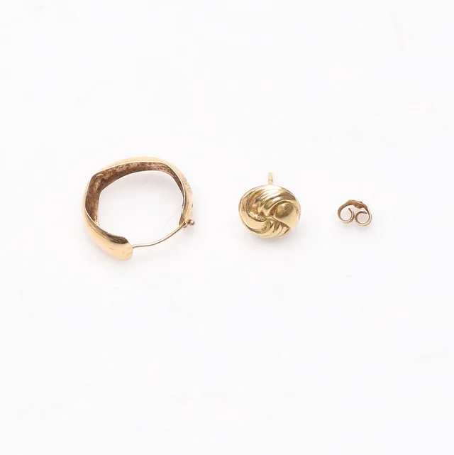 SKROTGULD, tre delar, 18k, ca 0,8 gram.