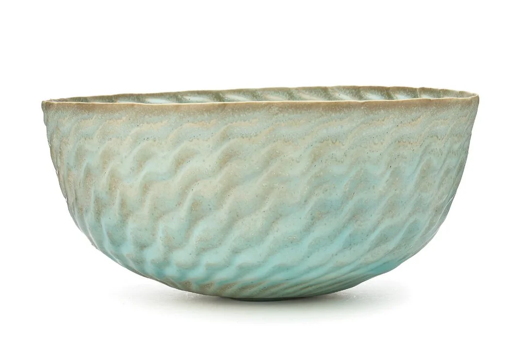 Large stoneware bowl, modelled with relief “waves”. Decorated with pale turquoise glaze. Signed Tove Anderberg, 93. Unique. H. 16 cm. Diam. 33.3–34 cm. — Modern Decorative Art — Bruun Rasmussen