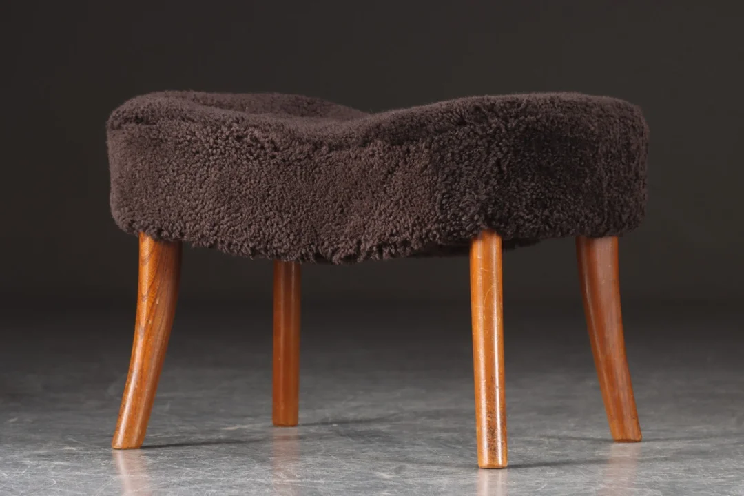Henry Schubell & Arnold Madsen. Fodskammel, model 'Pragh' — Furniture/Lounge chairs — Lauritz