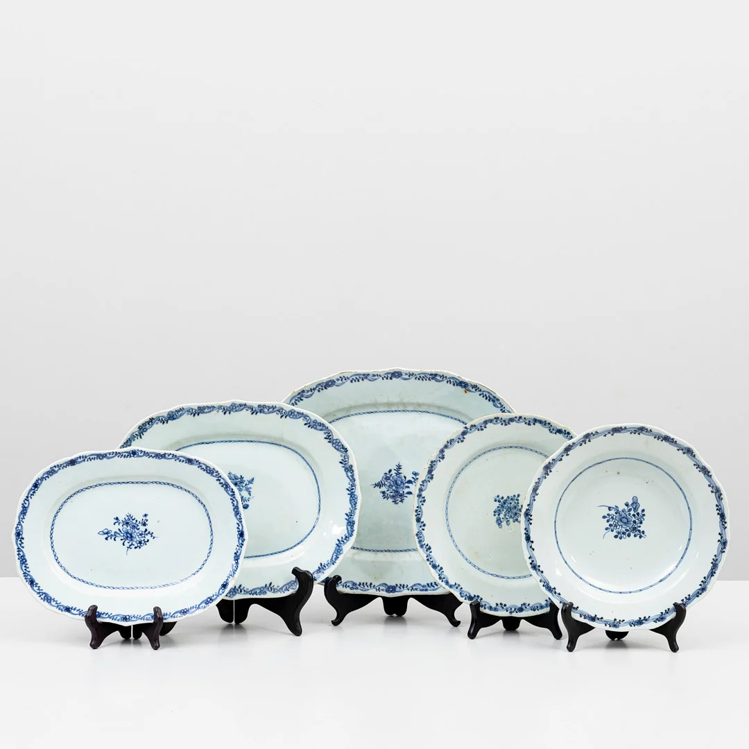 MATSERVIS, 21 delar, kompaniporslin, Kina Qianlong, 1736-1795. — Ceramics & Porcelain — Auktionshuset Kolonn