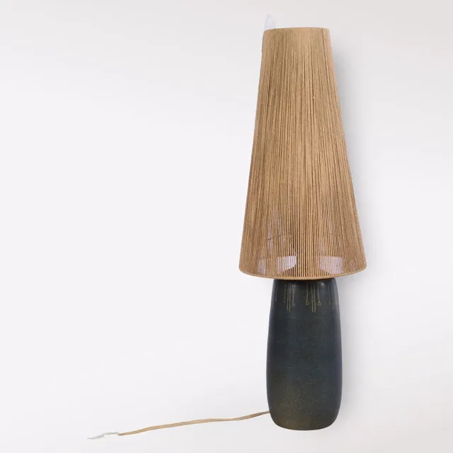 AGNE ARONSSON. Bordslampa, stengods, signerad.