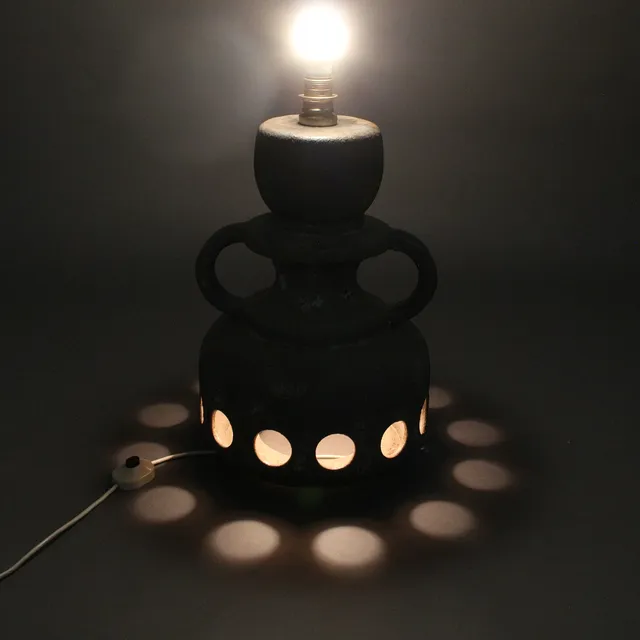 Mid-Century Keramik-Bodenlampe im Fat-Lava-Stil der 1970er.