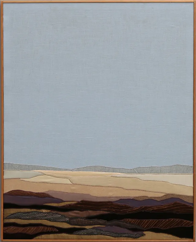 ANITA HEDIN. "NYPLÖJT", TEXTILT VERK.