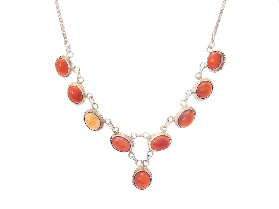 COLLIER, silver, karneol, längd ca 45 cm, vikt 14,1 g. — Smycken/Collier — Kaplans