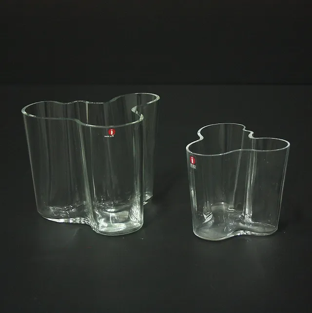 ALVAR AALTO. vaser, 2 st , glas, "Savoy", Iittala, Finland.