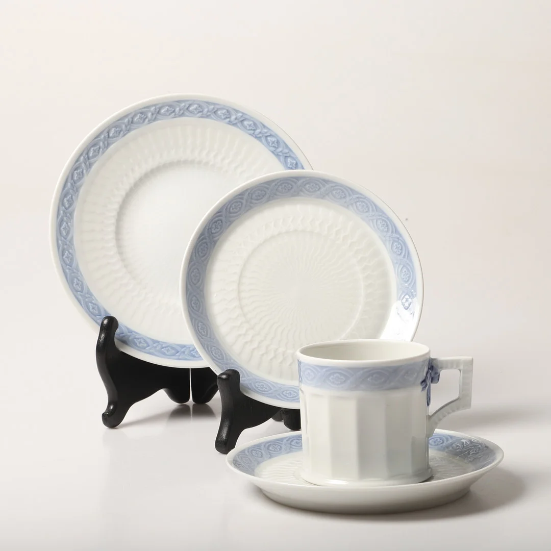 ARNOLD KROGH. Kaffeservis, 18 delar, "Blå Vifte", porslin, Royal Copenhagen, Danmark. — Tableware — Helsingborgs Auktionskammare
