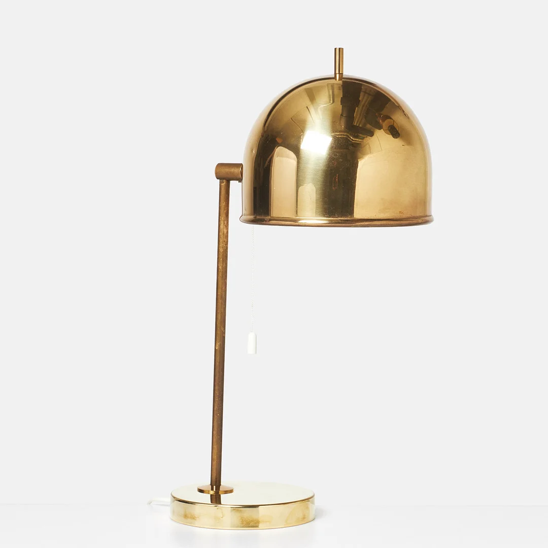 EJE AHLGREN. Bordslampa, "B-075", Bergboms, 1900-talets andra hälft, mässing, ställbar skärm, märkt undertill. — Table Lamps — Stockholms Auktionsverk Sickla