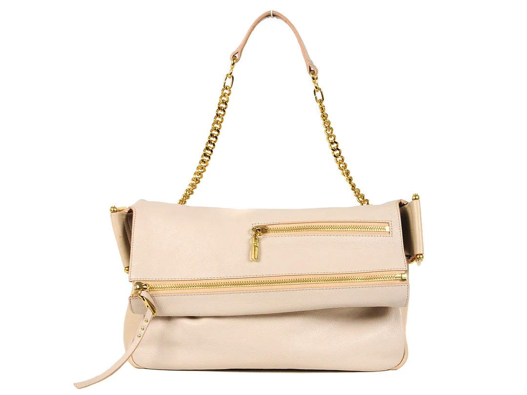 VÄSKA, CHLOÉ, beige läder, gulmetall detaljer, 34x26x7cm, cert, dustbag. — Accessoarer/Väskor — Kaplans