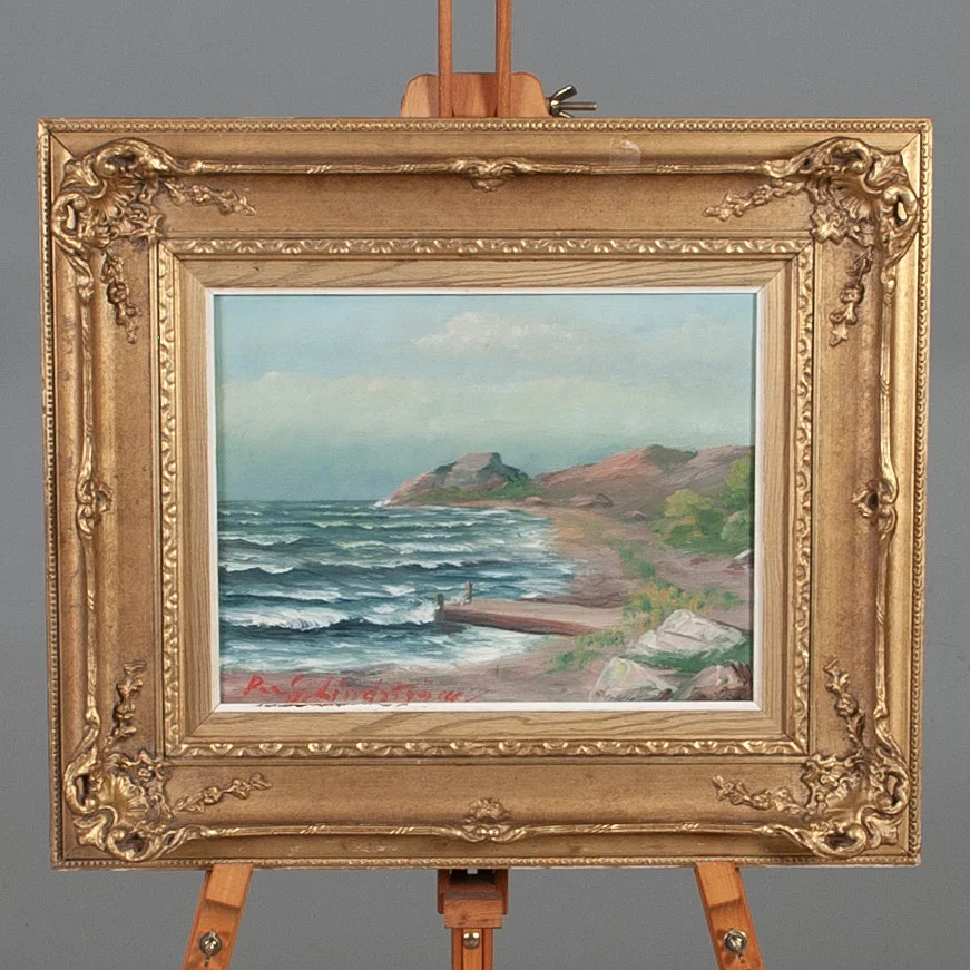 PER GUNNAR LINDSTRÖM. Olja på pannå, kustmotiv, signerad. — Paintings — Laholms Auktionskammare