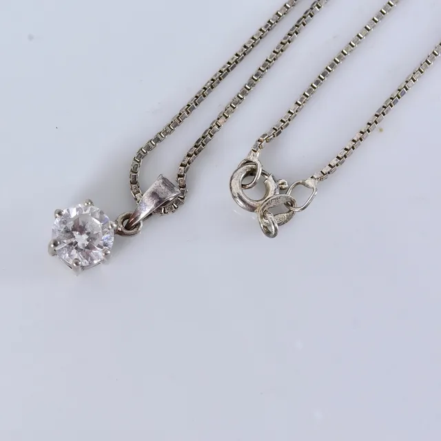 HÄNGE MED STEN, i kedja, sterlingsilver , Iduna AB Varberg.