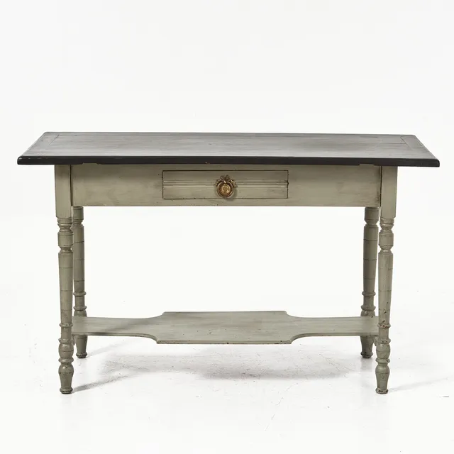 SIDEBOARD, bemålad stomme, 1900-talets början, svarvade ben, låda i sargen, benställning med underhylla.