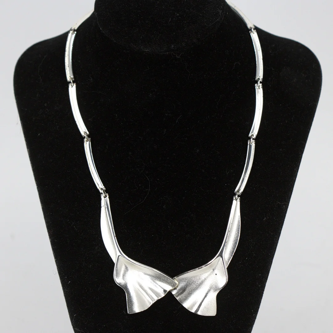 BJÖRN WECKSTRÖM. Halsband, sterlingsilver, länkad kedja, stämplat W, Lapponia, Finland 1989. — Necklace — Höganäs Auktionsverk