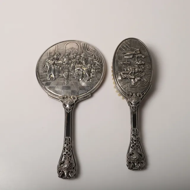 HANDSPEGEL OCH BORSTE, nysilver/glas, 1900-tal.