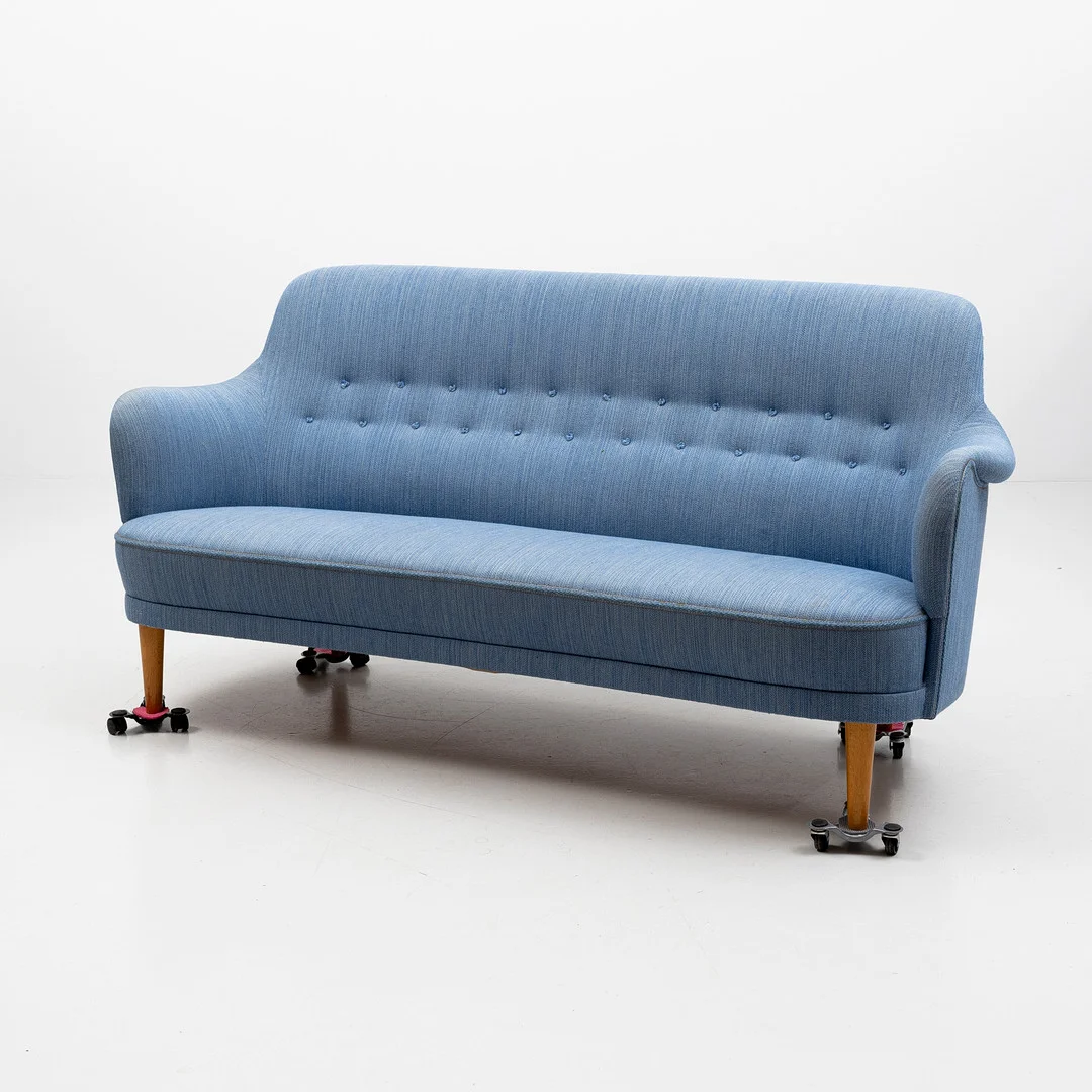CARL MALMSTEN. Soffa, "Samsas", brickmärkt O. H. Sjögren, Tranås, 1900-tales andra hälft. — Sofas & Seatings — Auktionshuset Kolonn