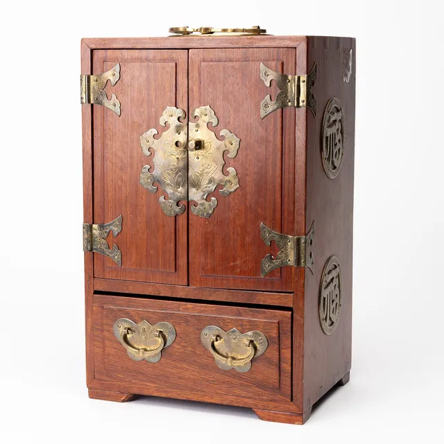 SMYCKESSKRIN, hardwood, Kina, 1900-talets andra hälft.