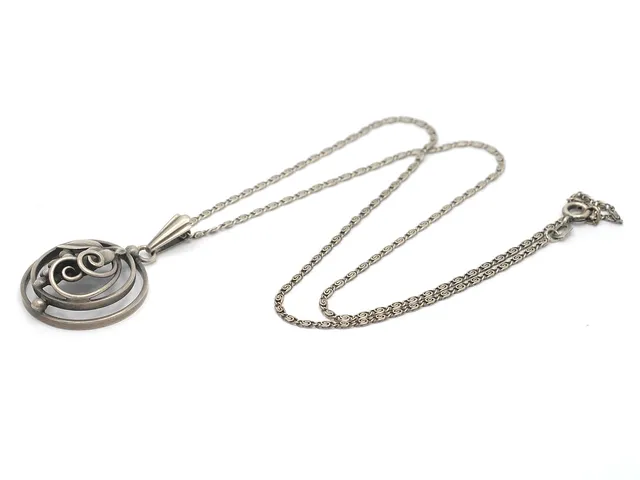 HÄNGE, silver med kedja längd 45 cm GE-KÅ 1948