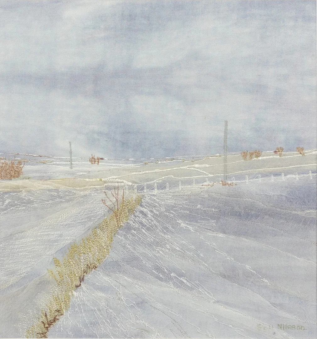 GULL NILSSON. Texilapplikation, vinterlandskap, signerad. — Other — Karljohan Auktioner