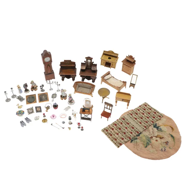 DOLLS HOUSE FURNITURE & ACCESSORIES.