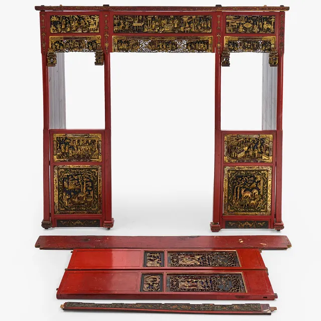 SÄNG, Kina, Qing, 18/1900-tal, rikt skuren lackerad och förgylld dekor.