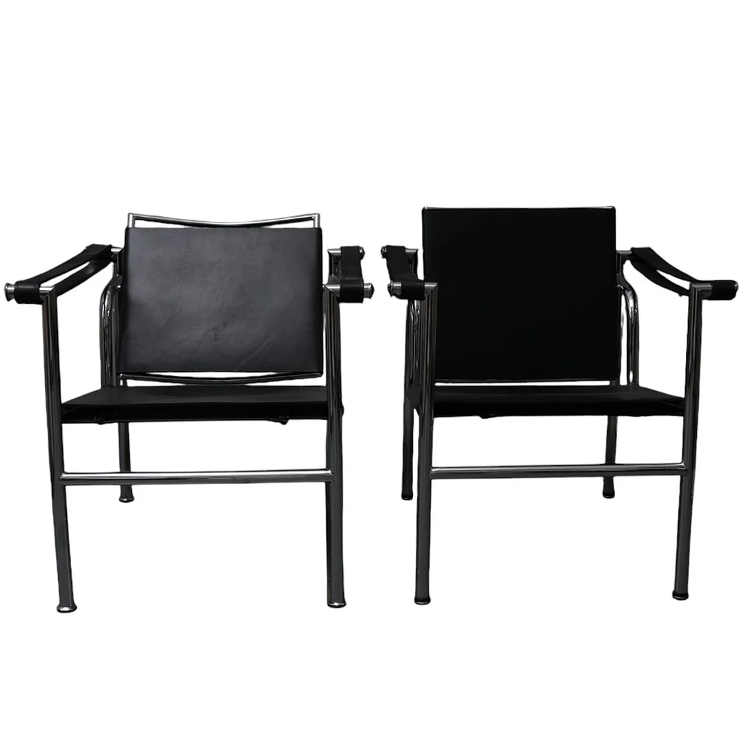 AFTER CHARLES-ÉDOUARD JEANNERET LE CORBUSIER. Pair of “LC1" armchairs. — Armchairs & Chairs — Balclis
