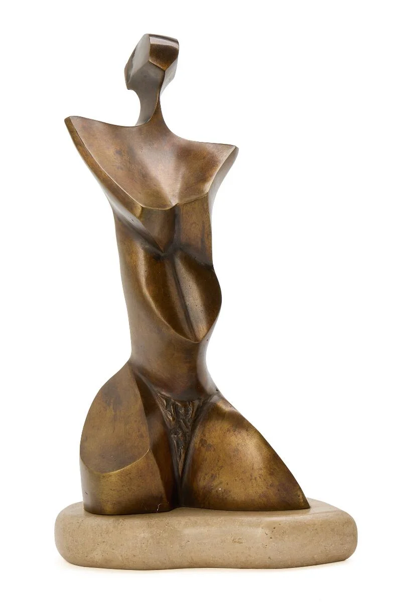 Woman. Signed Stan Wys, 1/6 P, 1994. Bronze and marble. H. 31 cm. W. 20 cm. — Modern Sculptures/Modern art — Bruun Rasmussen