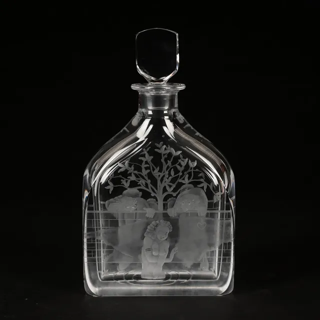 EDWARD HALD. Karaff, "Susanna och gubbarna", graverat glas, Orrefors, signerad.