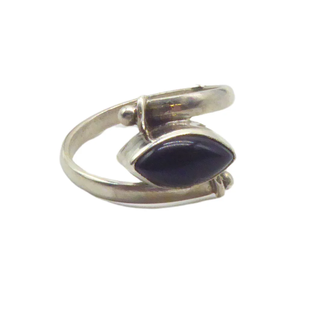 925ER SILBERRING MIT SCHWARZEM ONYX. — Rings — Auktionshaus Stuber's Hammerschlag