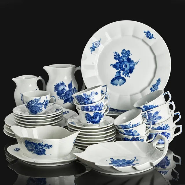 ROYAL COPENHAGEN, servisdelar, "Blå Blomst", 1:a + 2:a sortering.