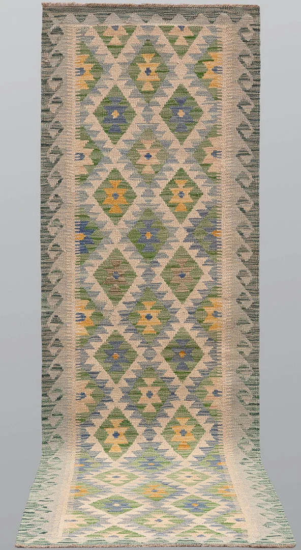 MATTA. Kelim klassisk design gallerimodell, 244 x 78 cm. — Oriental Carpets & Textiles — Södermanlands Auktionsverk