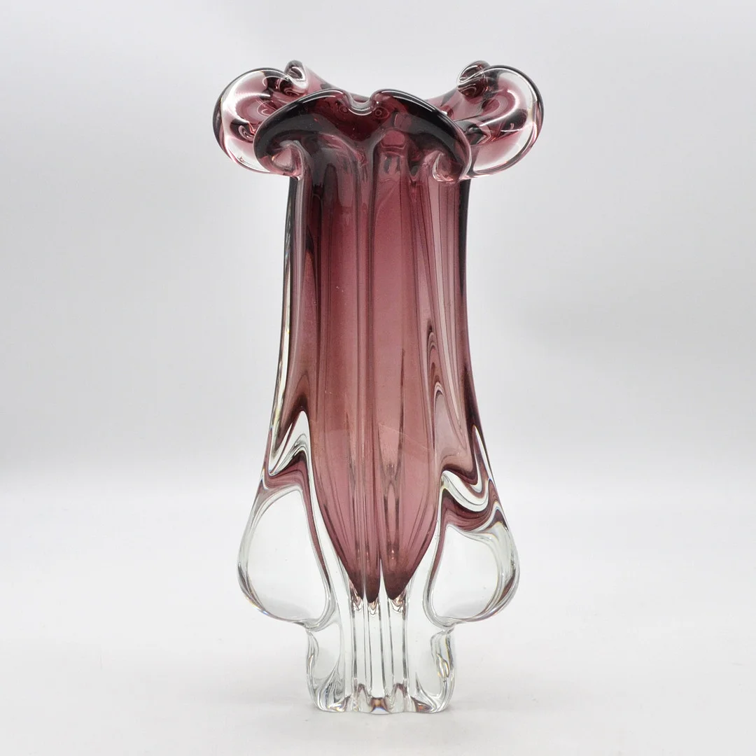 JOSEF HOSPODKA. DESIGNER GLASVASE, FÜR CHRIBSKA SKLARNA, TSCHECHOSLOWAKEI, UM 1960ER JAHRE, HÖHE CA. 30 CM. — Art glass — Kunst- und Auktionshaus Kleinhenz