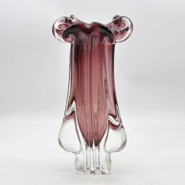 JOSEF HOSPODKA. DESIGNER GLASVASE, FÜR CHRIBSKA SKLARNA, TSCHECHOSLOWAKEI, UM 1960ER JAHRE, HÖHE CA. 30 CM.