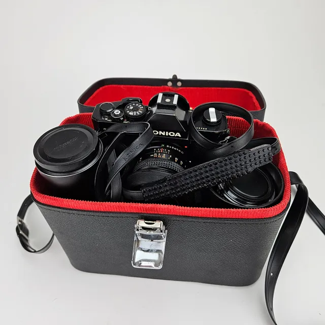 KAMERA, Konica, Autoflex T3, med tillbehör.