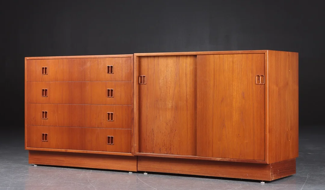 Horsens møbelfabrik. Skabe af teak, 1960'erne (2) — Furniture/Cabinets, chests of drawers — Lauritz