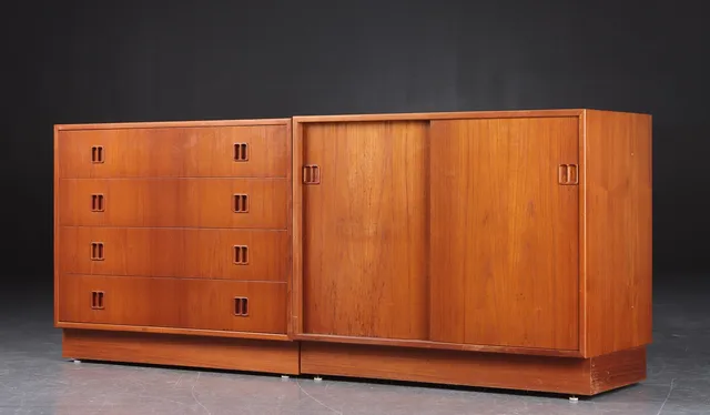 Horsens møbelfabrik. Skabe af teak, 1960'erne (2)