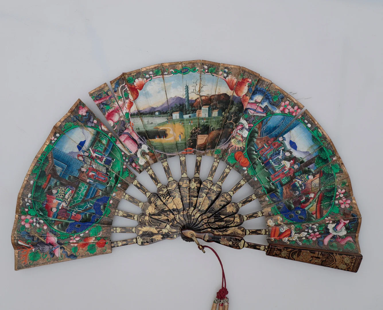 Chinese "thousand faces" fan, second half of the 19th Century. — Asiatica — Balclis