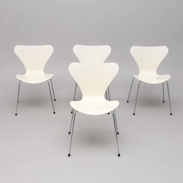 ARNE JACOBSEN. STOLAR, FYRA STYCKEN, "SJUAN", FÖR FRITZ HANSEN, DANMARK.