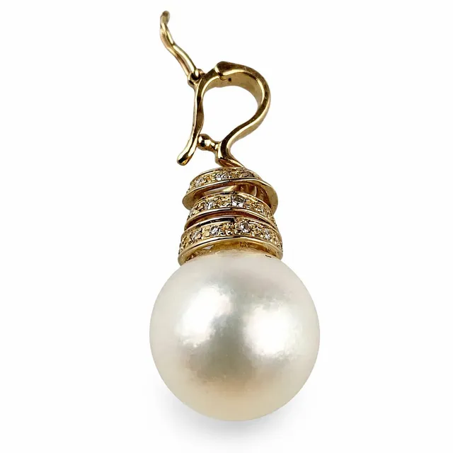 PERLENANHÄNGER mit DIAMANTEN.