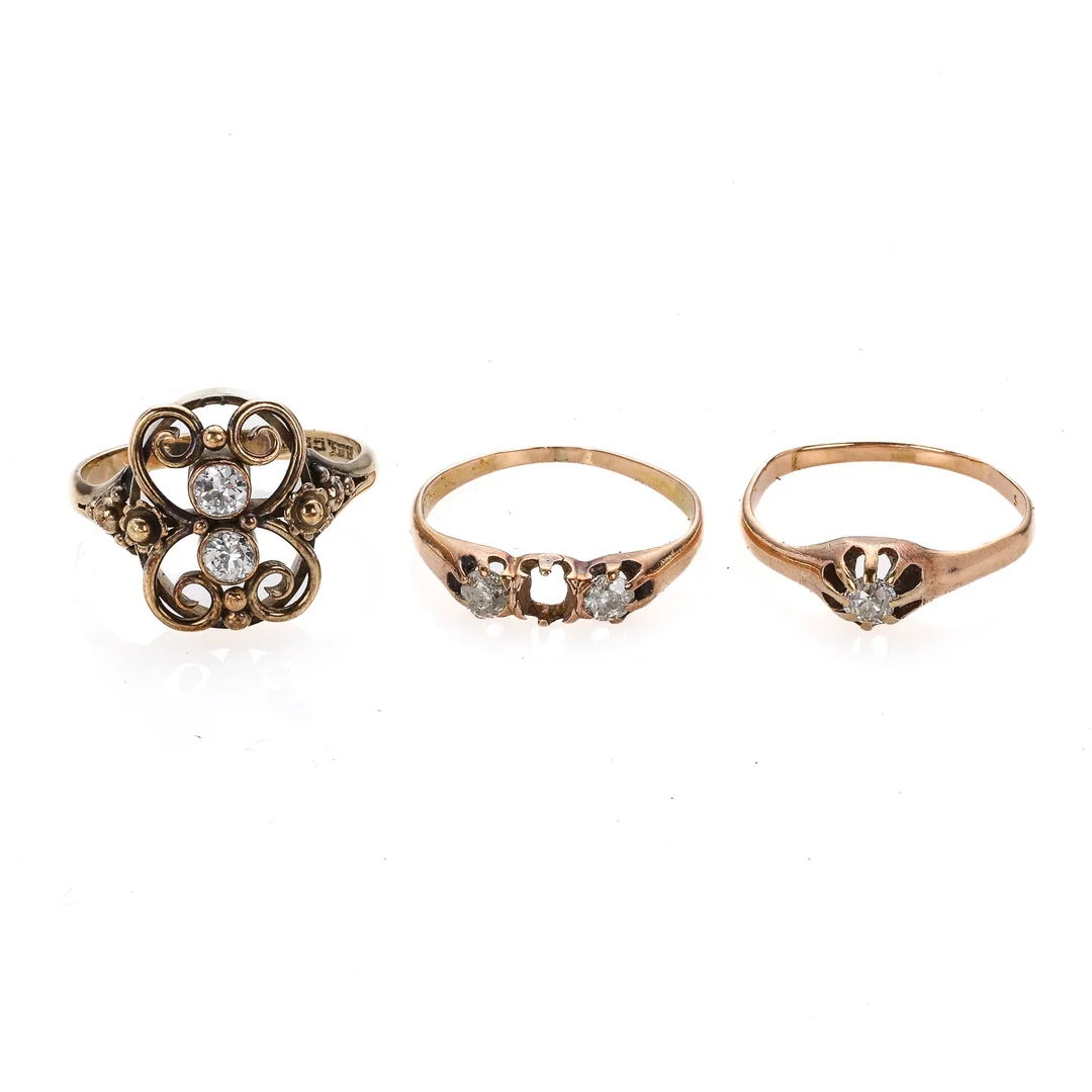 Three diamond rings of 14 kt. gold and an 18 kt. pearl pendant, weight 8.1 g. (4) — Jewellery/Rings — Lauritz